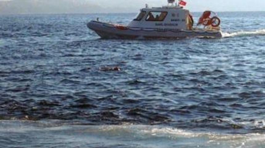 (balıkesir) -m&uuml;ltecilerin Kurtarılma Anı Fotoğraflara B&ouml;yle Yansıdı