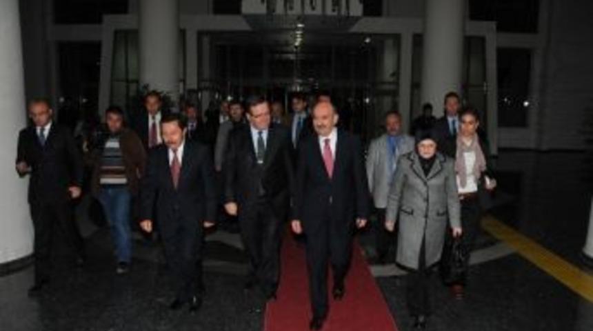 Bakan M&uuml;ezzinoğlu Ak&uuml;&rsquo;y&uuml; Ziyaret Etti