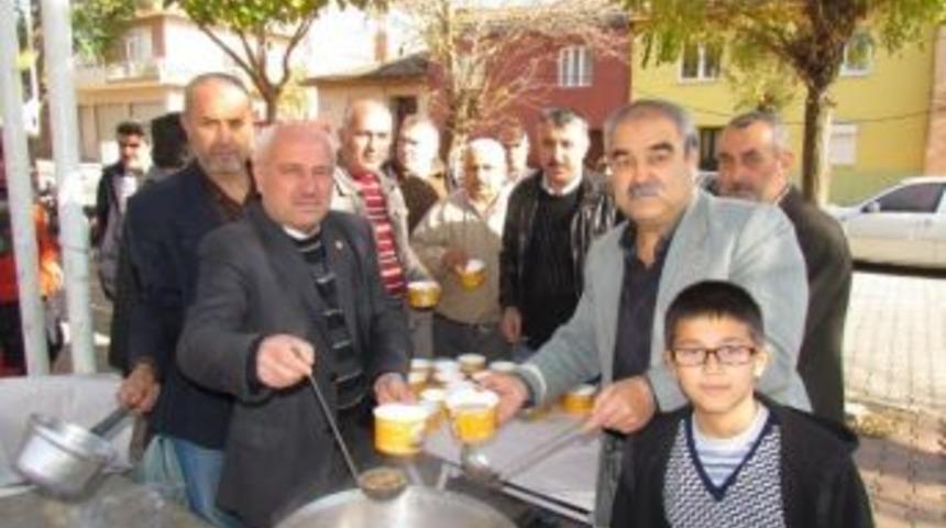 &Ouml;demiş&rsquo;in &Uuml;&ccedil; Eyl&uuml;l Mahallesi Aşure İkramında Buluştu