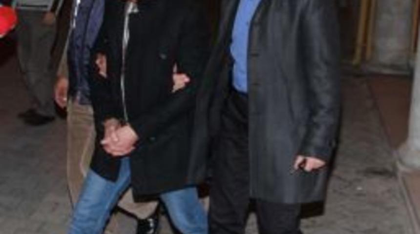 Cep Telefonu Dolandırıcıları Su&ccedil; &Uuml;st&uuml; Yakalandı