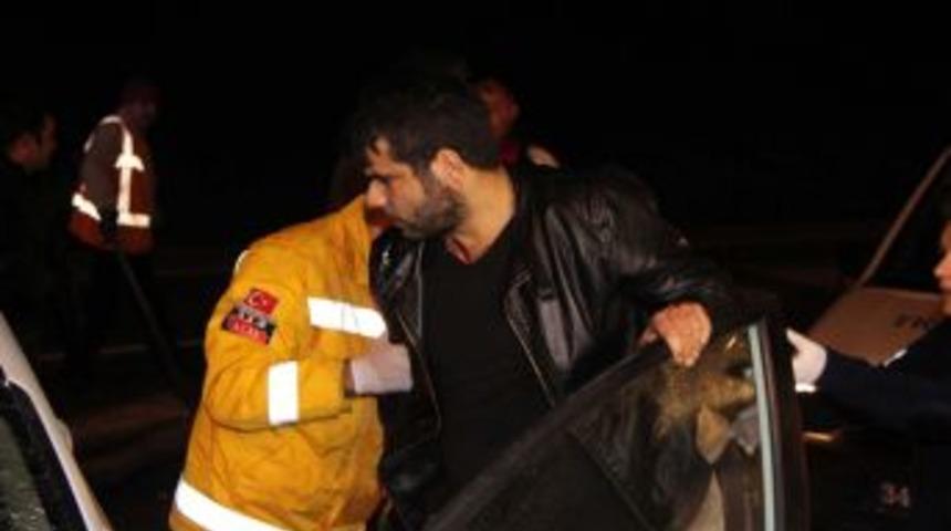 FSM K&ouml;pr&uuml;s&uuml; &Ccedil;ıkışı Kaza: 2 Yaralı