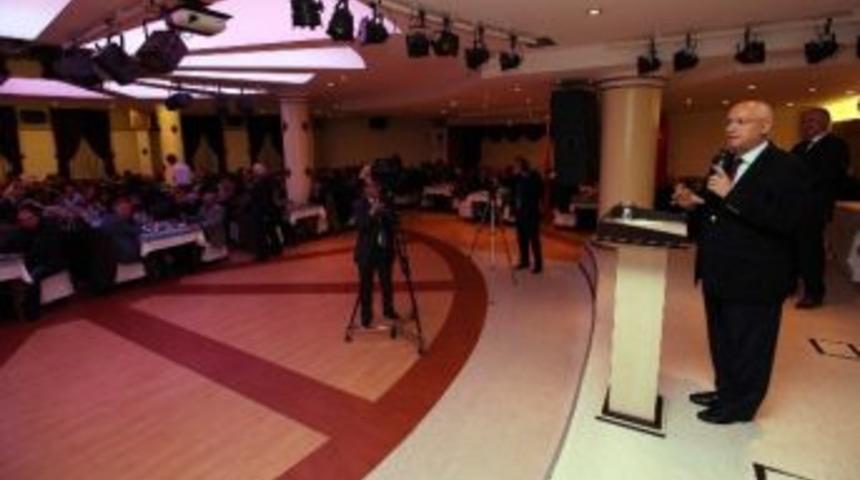 Yaşar, Add &Uuml;yeleriyle Yemekte Buluştu