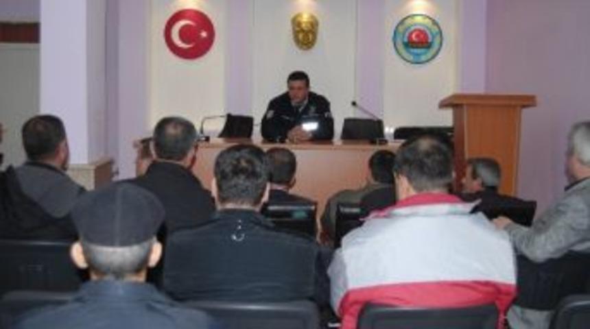 İl&ccedil;e Emniyet M&uuml;d&uuml;rl&uuml;ğ&uuml; Vatandaşlara Eğitim Verdi