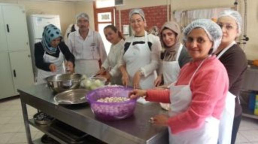 Aş&ccedil;ılık Ve Pastacılık Uygulama Sınıfı B&uuml;y&uuml;k İlgi G&ouml;r&uuml;yor