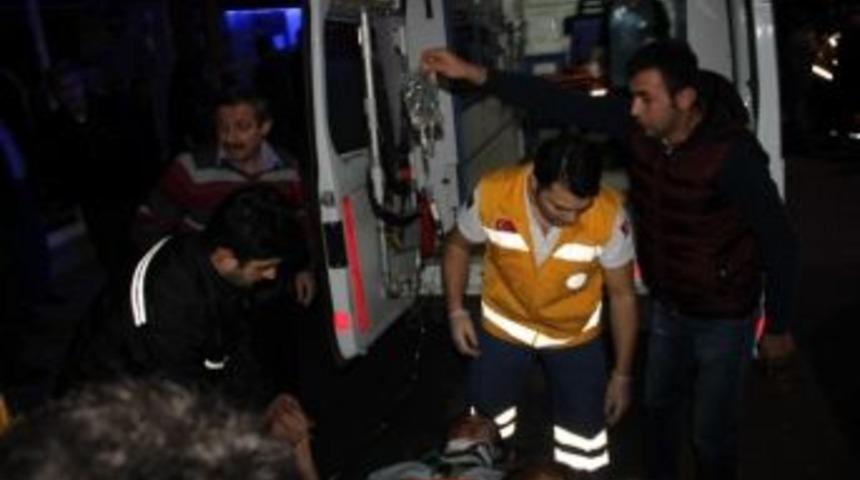 Freni Patlayan Otomobil 2 Kişiyi Ezdi