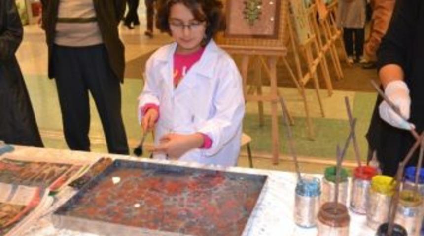 Minik Ziyaret&ccedil;ilerden Ebru Sanatı
