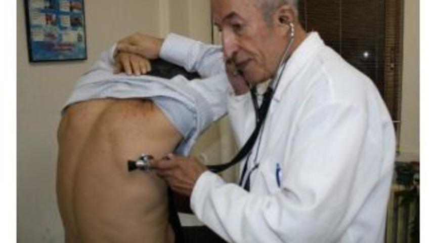 Şerafettin Doktor Bir Yandan Şifa Dağıtıyor, &Ouml;te Yandan &Ouml;l&uuml;m&uuml; Bekliyor