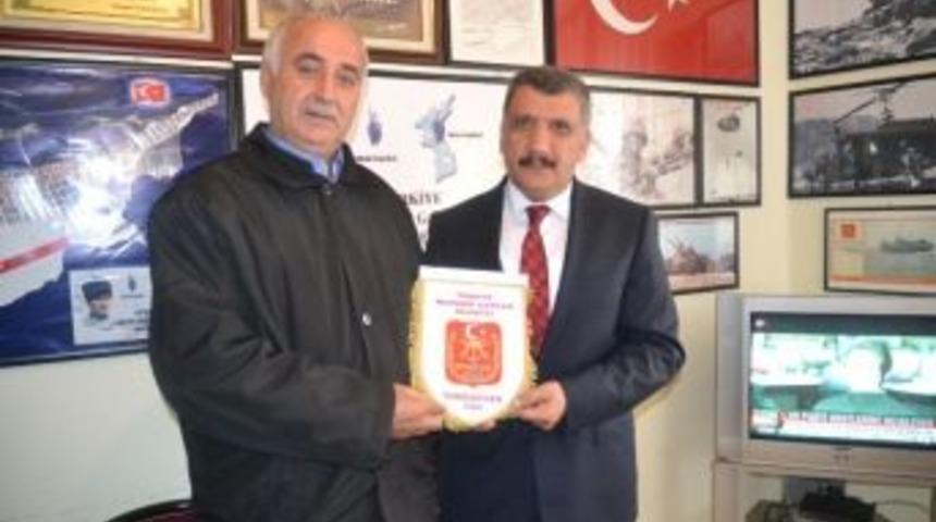 Selahattin G&uuml;rkan, Muharip Gaziler Derneği&rsquo;ni Ziyaret Etti