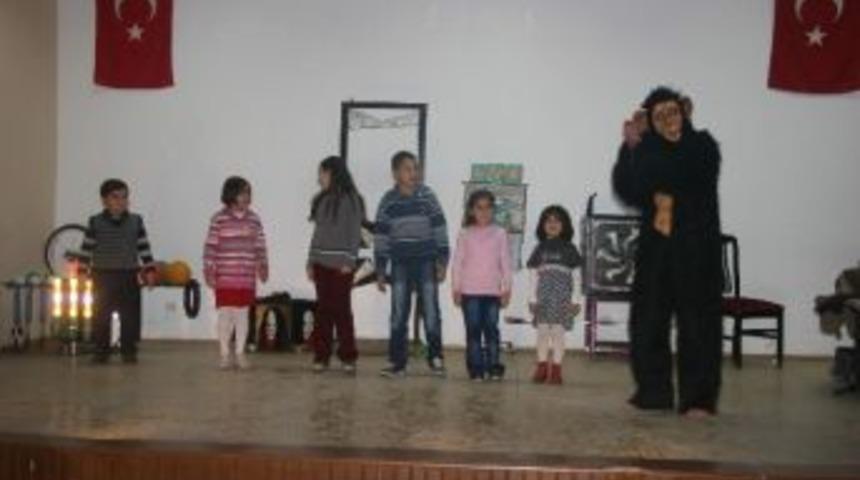 Harikalar Sirki Sahne Aldı