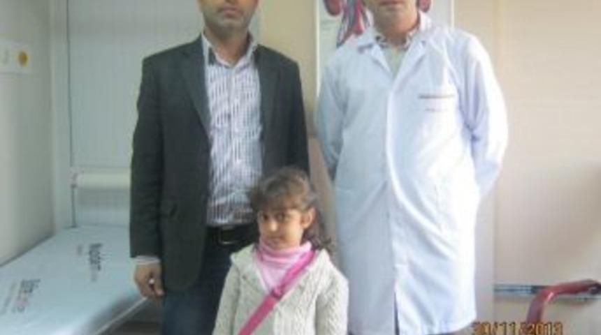 5 Yaşındaki &Ccedil;ocuğa Taş Operasyonu