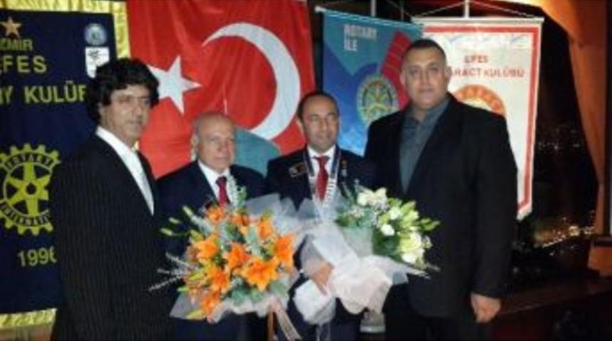 Efes Rotary Meslek Hizmet &Ouml;d&uuml;lleri Sahiplerini Buldu
