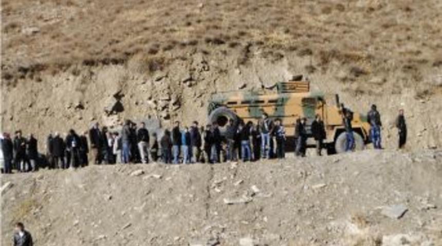 Mayın Dedekt&ouml;r K&ouml;peği Tepki Verdi Jandarmayı Alarma Ge&ccedil;ti