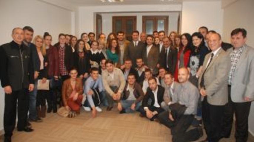 Kosovalı Gen&ccedil;ler RUMELİFED&rsquo;ı Ziyaret Etti