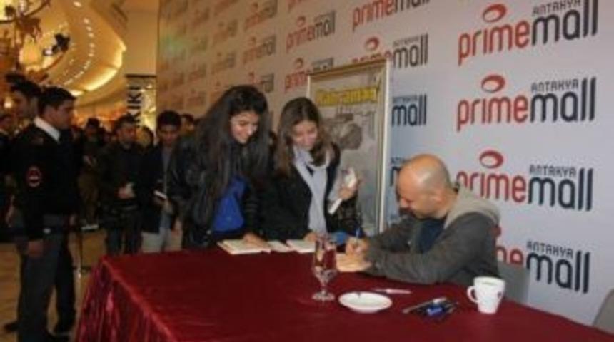 Prıme Mall Antakya&rsquo;da Kahraman Tazeoğlu İmza G&uuml;n&uuml;