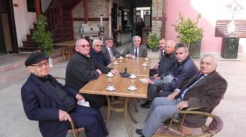 K&ouml;y Enstit&uuml;s&uuml; Mezunları &Ouml;demiş&rsquo;te