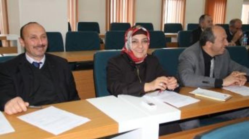 &Ccedil;avuşoğlu'ndan Kadınlara Yerel Y&ouml;netimlerde Aday Ol &Ccedil;ağrısı