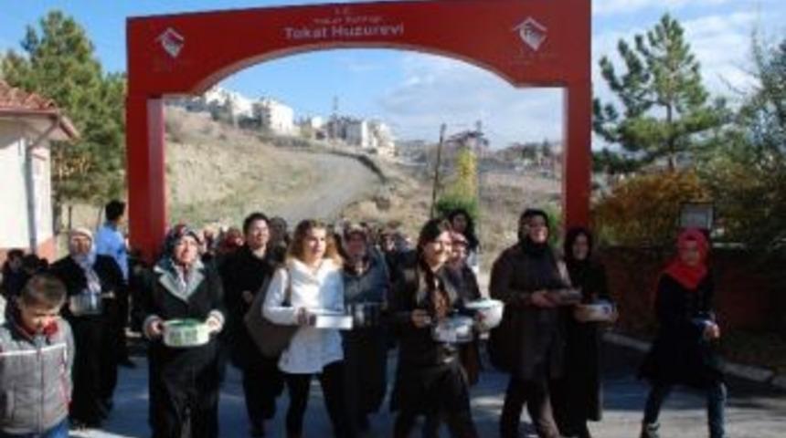 Tencere Tencere Dolma İle Huzurevinin Yolu Tuttular