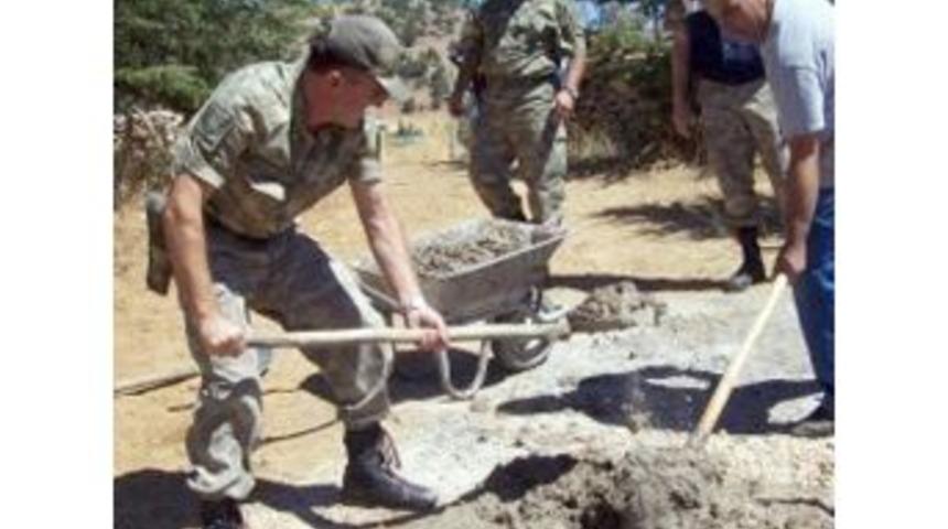 Sara Hastasının Perişan Durumdaki Evine Jandarma El Uzattı