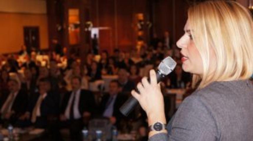 Diş Hekimliğinde Estetik Yaklaşımlar Sempozyumda Ele Alındı