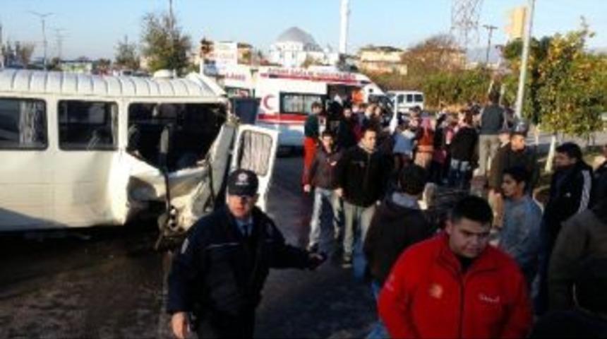 Tır Minib&uuml;s&uuml; Bi&ccedil;ti: 1&rsquo;i Ağır 21 Yaralı
