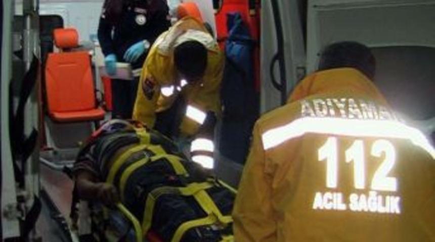 Adıyaman&rsquo;da, Tır Devrildi: 1 Yaralı