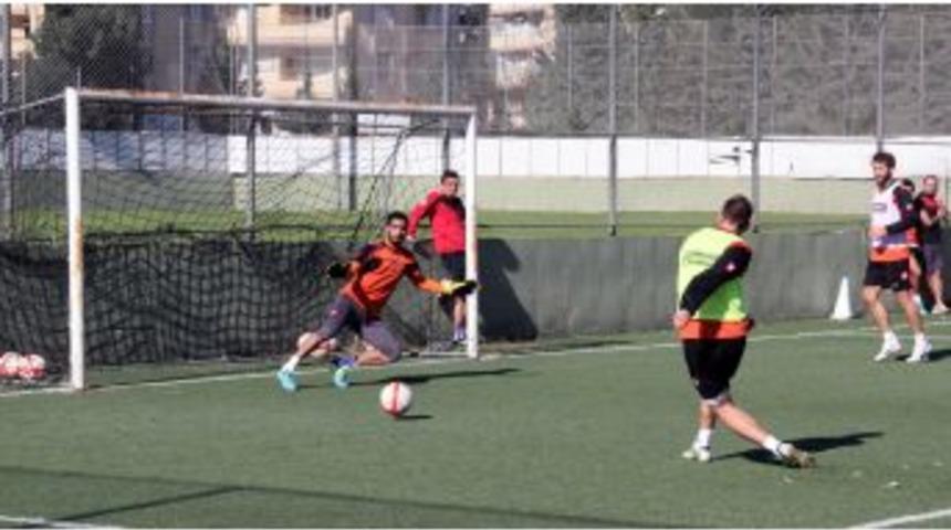 Adanaspor, Bucaspor'u Eli Boş G&ouml;ndermek Istiyor