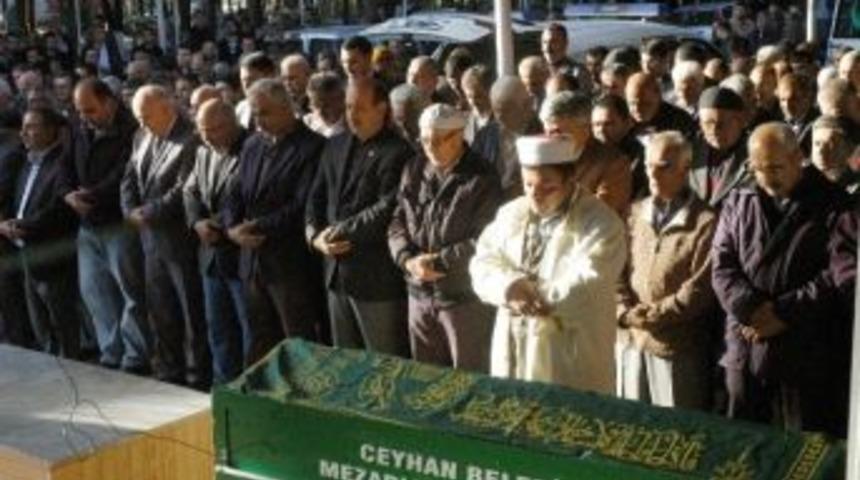 Balkondan D&uuml;şen Meclis &Uuml;yesi Toprağa Verildi