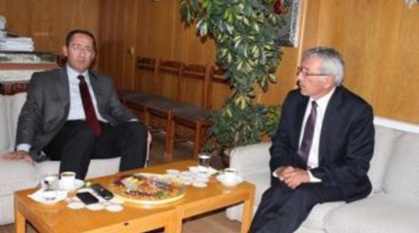 Başkan Yıldırım, Avanos Belediyesi&rsquo;ni Ziyaret Etti