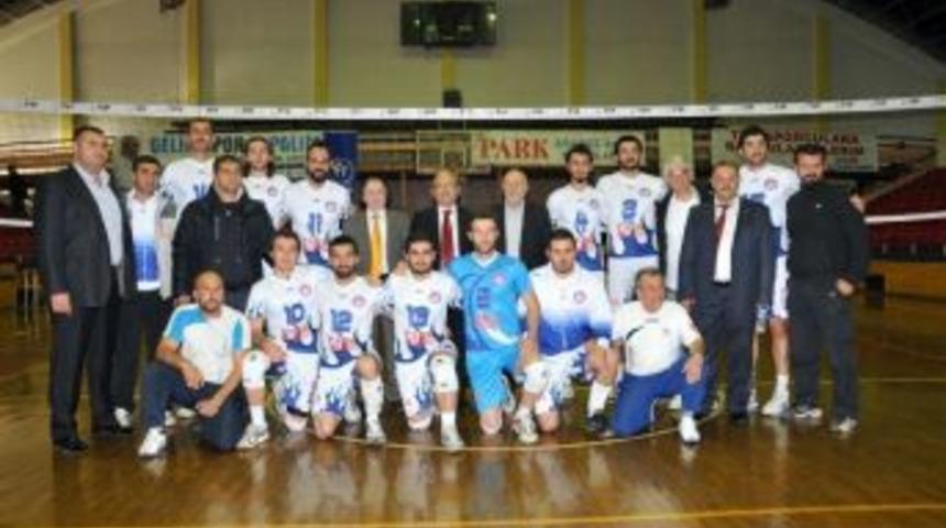 Afyonkarahisar Belediyespor Voleybol Takımı B&ouml;lgesel Ligde Y&uuml;kseliyor