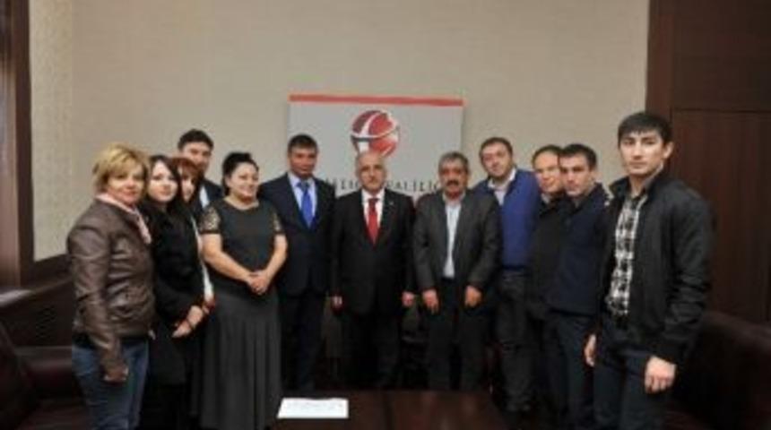 Kara&ccedil;ay Malkar T&uuml;rkleri, S&uuml;rg&uuml;n&uuml;n 70. Yılında Anılıyor