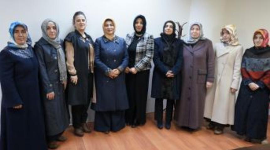 Doğu'daki Kadın STK'ları, Dershanelerin Kapatılmasına Karşı &Ccedil;ıktı