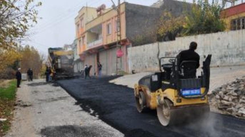 Şahinbey Belediyesi, Bur&ccedil; Mahallesi&rsquo;nde Asfalt &Ccedil;alışması Yapıyor