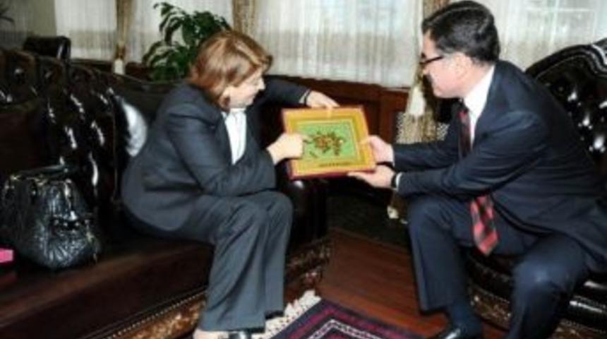 Azerbaycan Eğitim M&uuml;steşarı Balıkesir'e Geldi