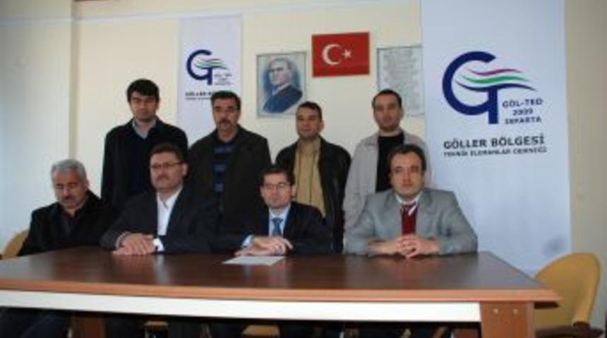 "Sorun Dershaneler Değil Okullarda Verilen Eğitimdir"