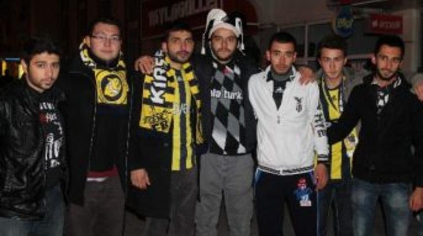 Dev Derbi &Ouml;ncesi &Ccedil;arşı Gurubu Ve Gen&ccedil; Fenerbah&ccedil;eliler Bir Araya Geldi