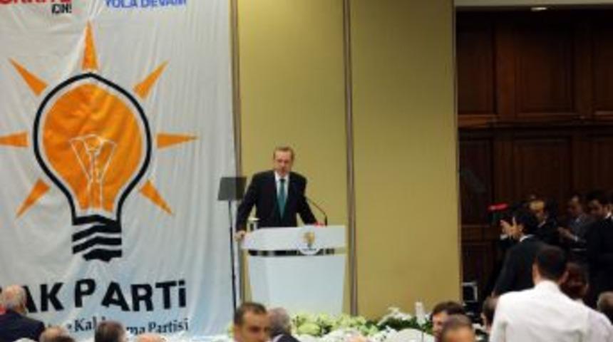 'Bayrağımıza Tahamm&uuml;l Edemeyenler Bu &Uuml;lkede Politika Yapabilir Mi?'