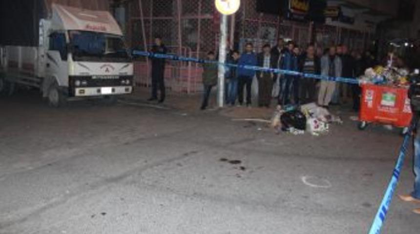 Bah&ccedil;elievler'de silahlı kavga: 1 &ouml;l&uuml;