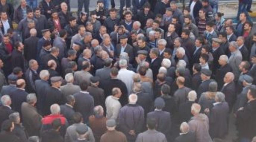 Evleri İşaretlenen Mahalle Halkı Sokağa D&ouml;k&uuml;ld&uuml;