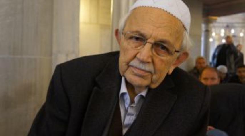 Mustafa Sungur'un Sevenleri Fatih Camii'ne Akın Etti