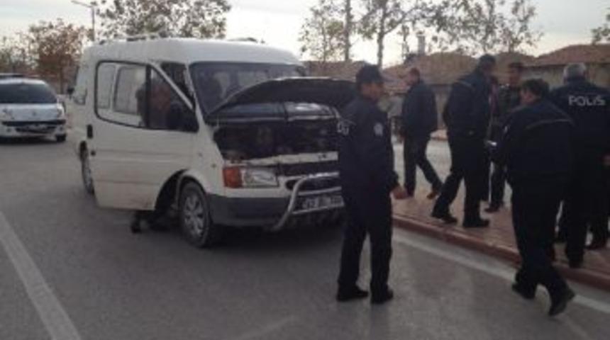 Ehliyetsiz S&uuml;r&uuml;c&uuml; Kovalamaca Da Yakalandı