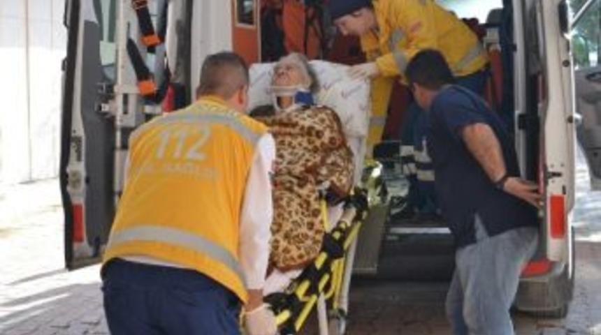 73 Yaşındaki Kadına &Ccedil;arpıp Ka&ccedil;tı