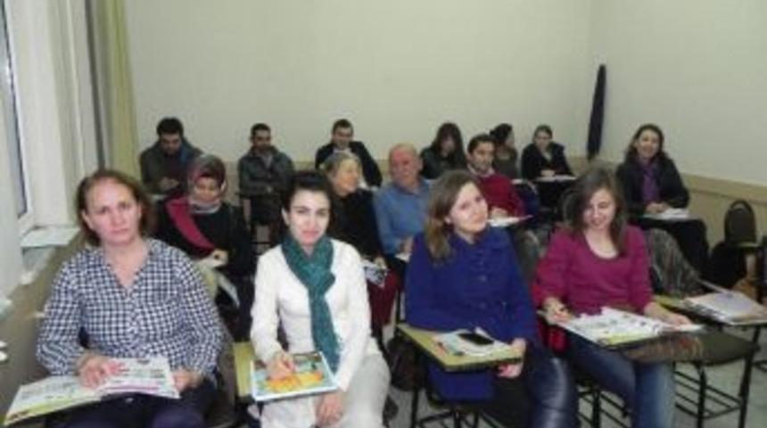L&uuml;leburgaz'da İngilizce Kursuna B&uuml;y&uuml;k İlgi