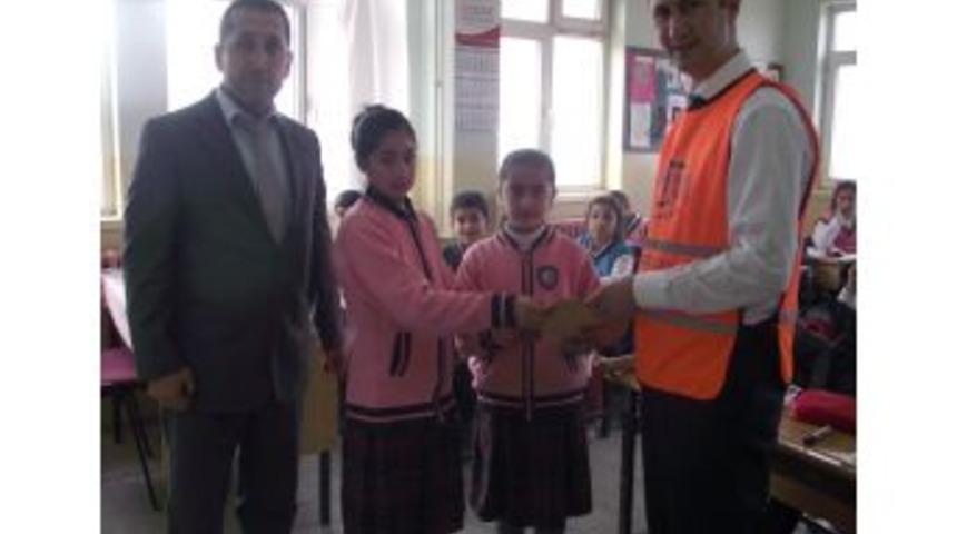 Har&ccedil;lıklarından Artırdıklarını Filipinler'deki Afetzedelere G&ouml;nderdiler