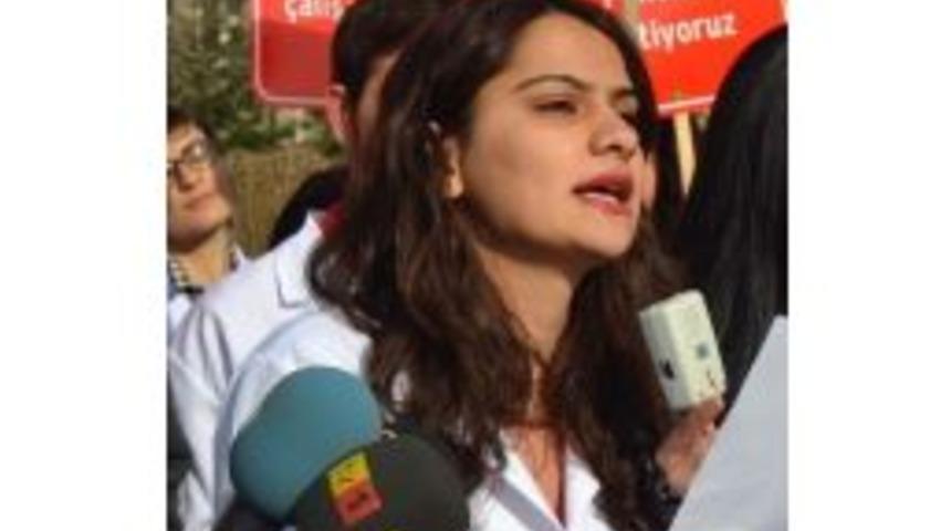 Er&uuml; Tıp &Ouml;ğrencileri Aıds'e Karşı Y&uuml;r&uuml;d&uuml;