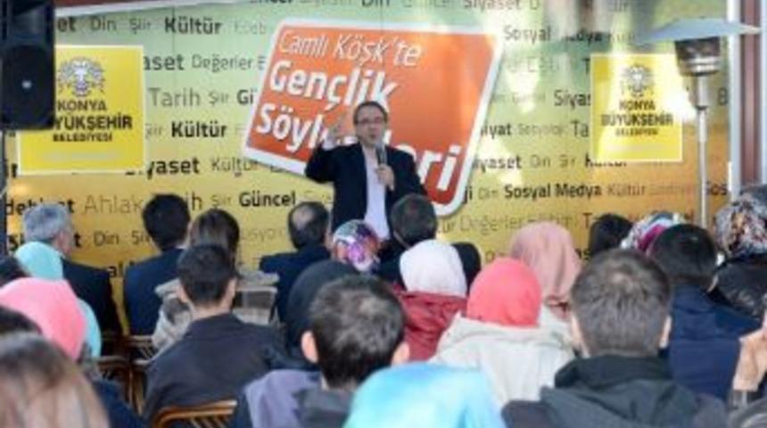 Konya&rsquo;da Camlı K&ouml;şk&rsquo;te Gen&ccedil;lik S&ouml;yleşileri&rsquo;ne Armağan Konuk Oldu