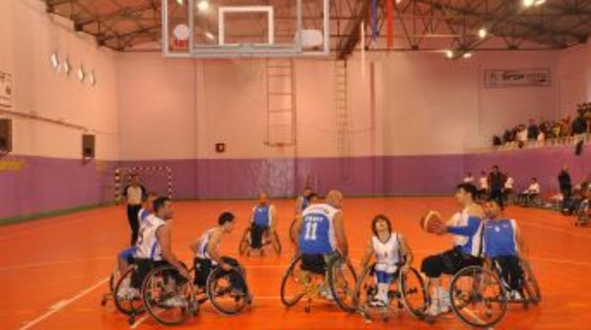 Gaziantep Ekibi Muş Ekibini 63-66 Mağlup Etti