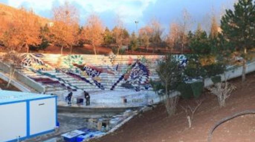 &Ccedil;ağdaş Seramik Eserleri Parkı&rsquo;nda Sona Yaklaşıldı