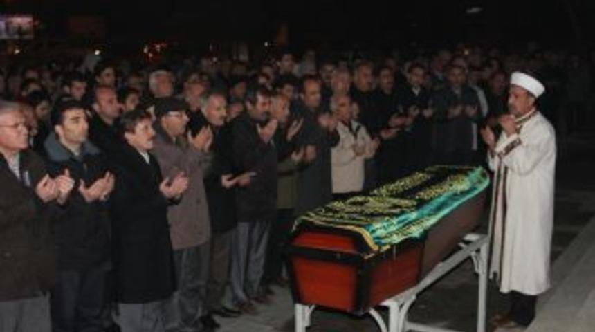 Trafik Kazasında Hayatını Kaybeden &Ouml;ğretim G&ouml;revlisi G&ouml;zyaşlarıyla Uğurlandı