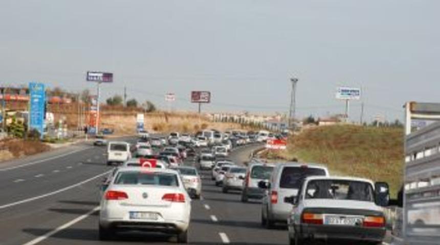 Belediye Başkanı B&uuml;y&uuml;kaslan'a Sevgi Seli