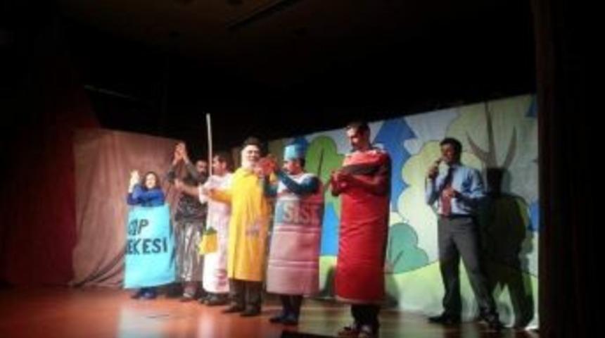 Adıyaman&rsquo;da &lsquo;ben &Ccedil;&ouml;p Değilim&rsquo; Ve &lsquo;neyzen&rsquo; Sahnelendi